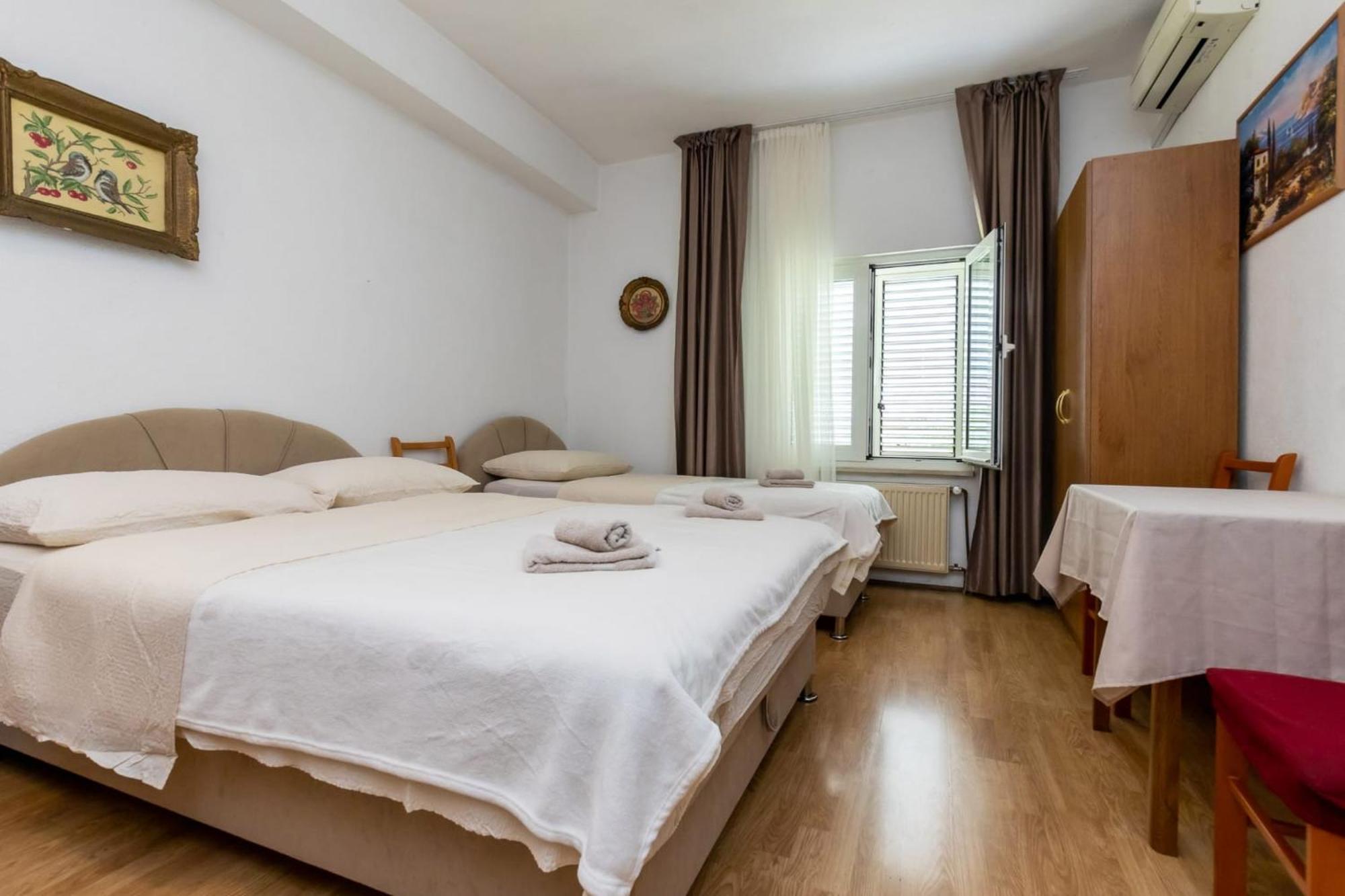 Apartments Dino Kastela Exterior photo